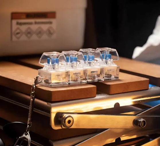 Transparent Fingertip Keyboard